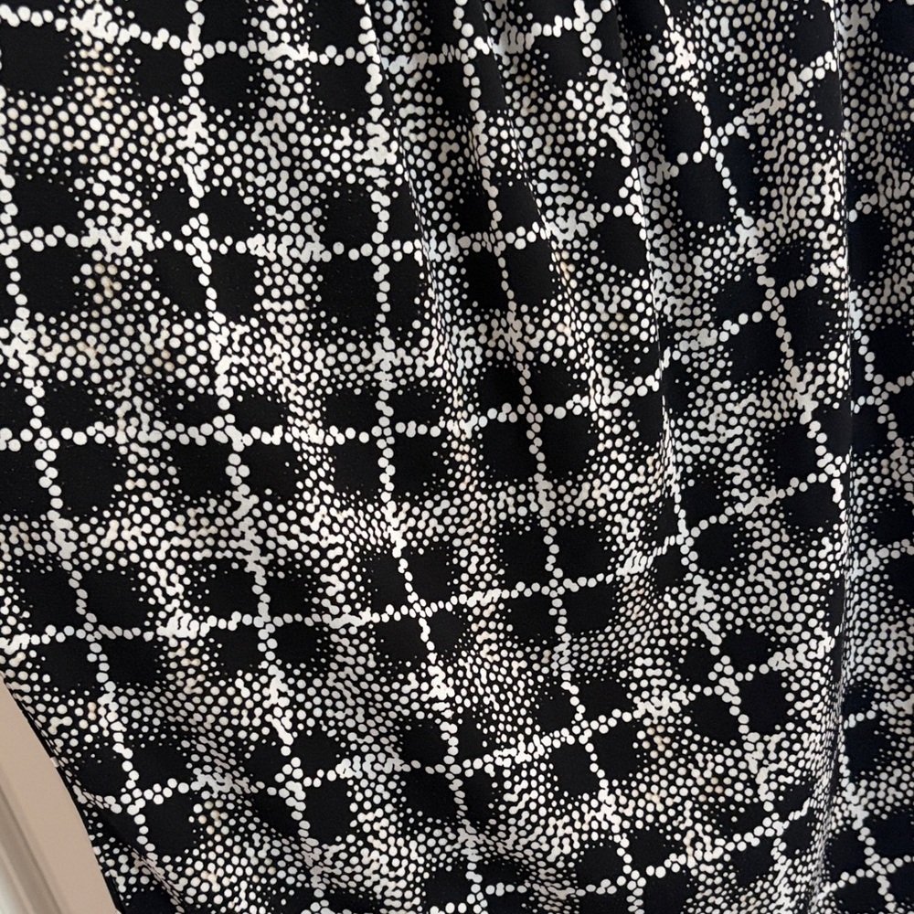 Calvin Klein Black and White Patterned Blouse - Picture 4 of 6